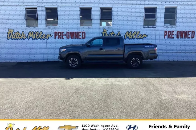 2022 Toyota Tacoma TRD Sport photo 1