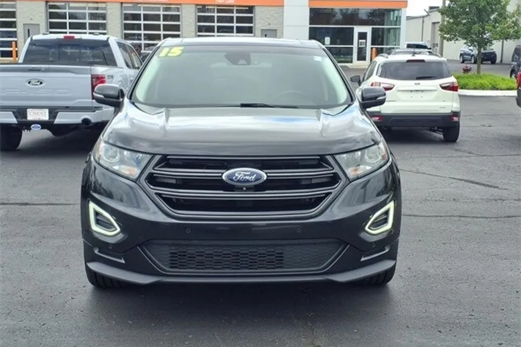 2015 Ford Edge Sport photo 1