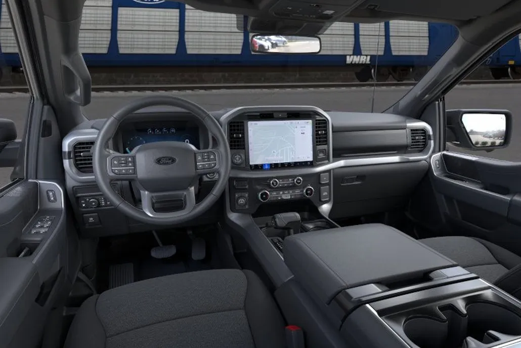 2025 Ford F-150 XLT photo 5