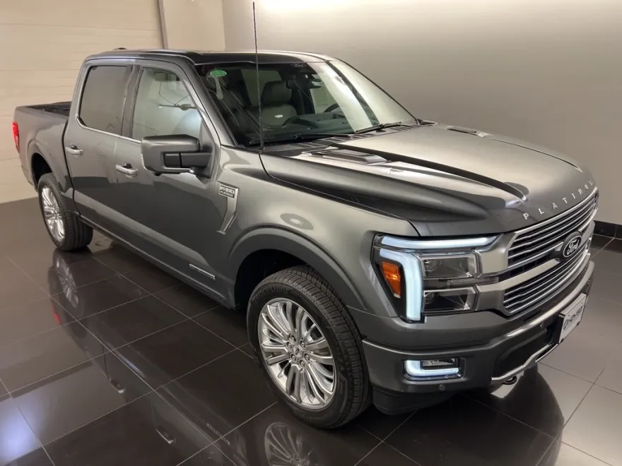 2025 Ford F-150 Platinum photo 1