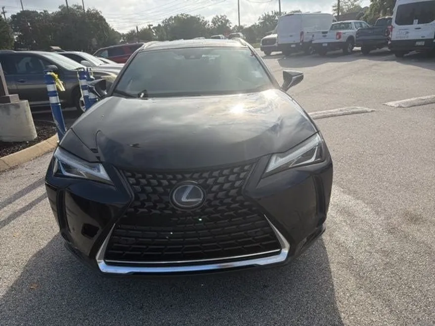 2020 Lexus UX 200 Premium photo 1