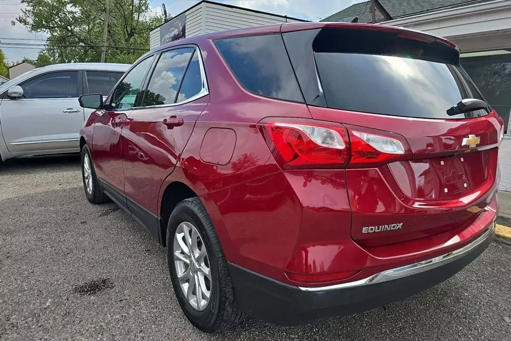 2020 Chevrolet Equinox LT photo 1