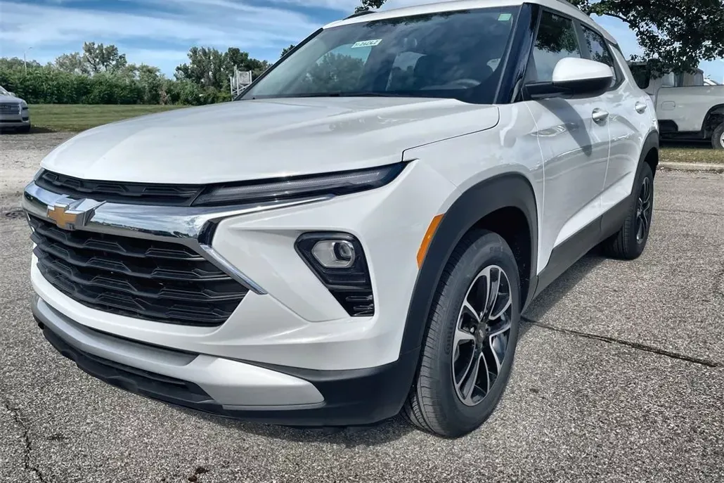 2026 Chevrolet Trailblazer LT photo 1