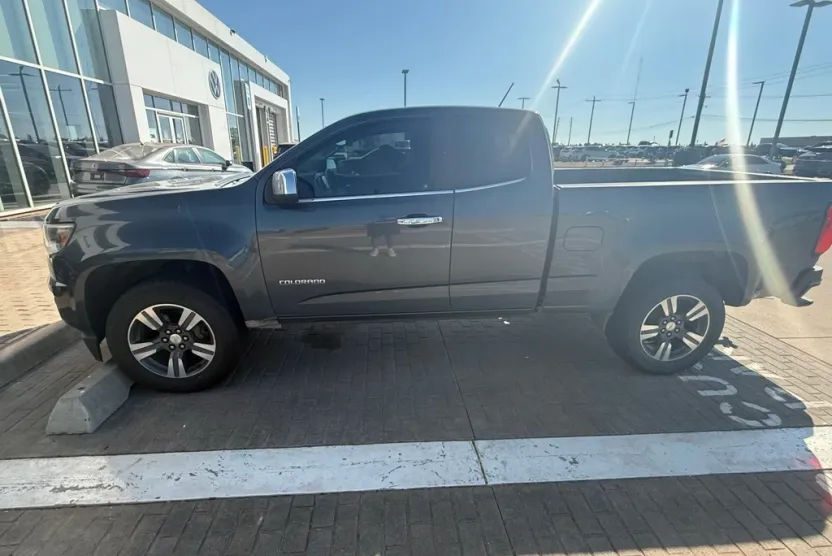 2016 Chevrolet Colorado LT photo 1