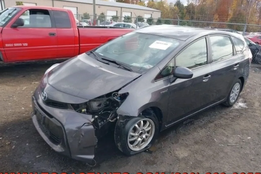 2015 Toyota Prius V photo 1
