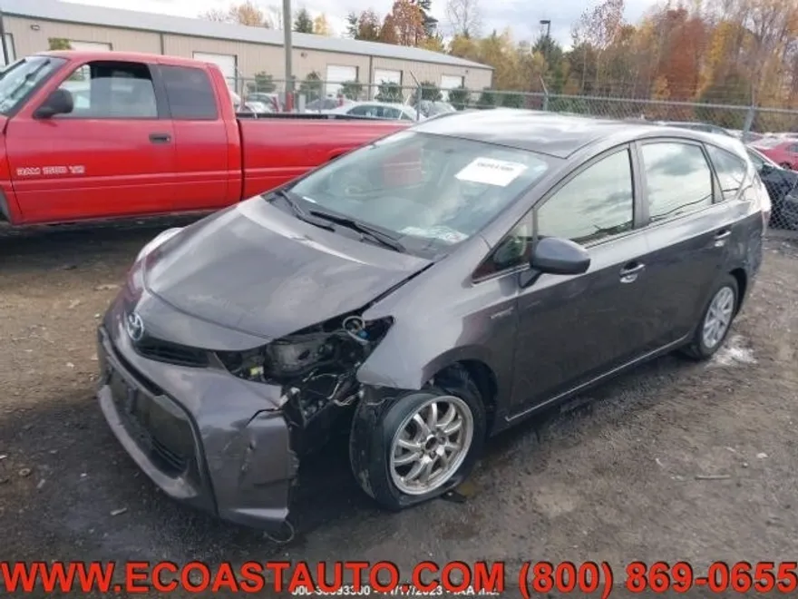 2015 Toyota Prius V photo 1