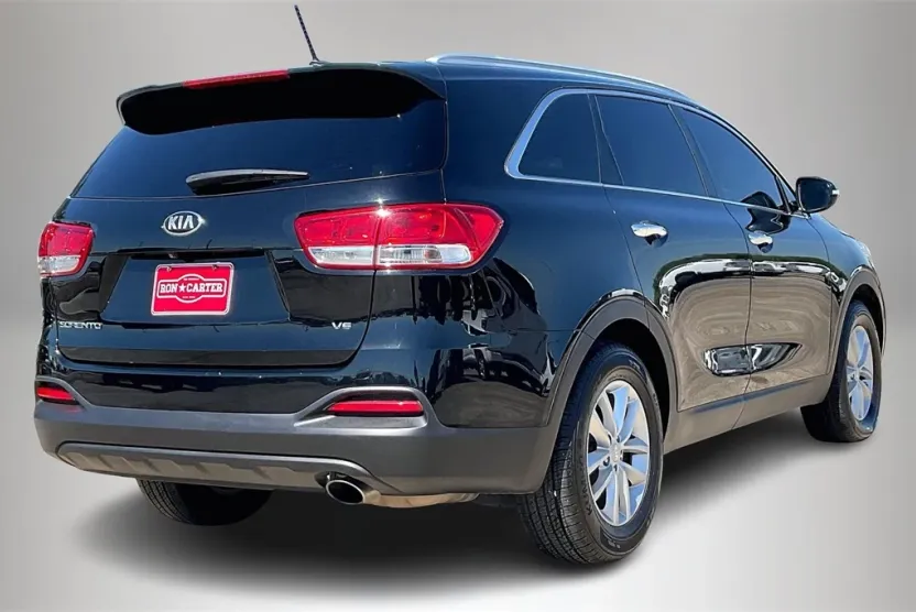 2018 Kia Sorento LX photo 1