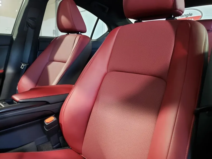 2025 Lexus IS 300 photo 13