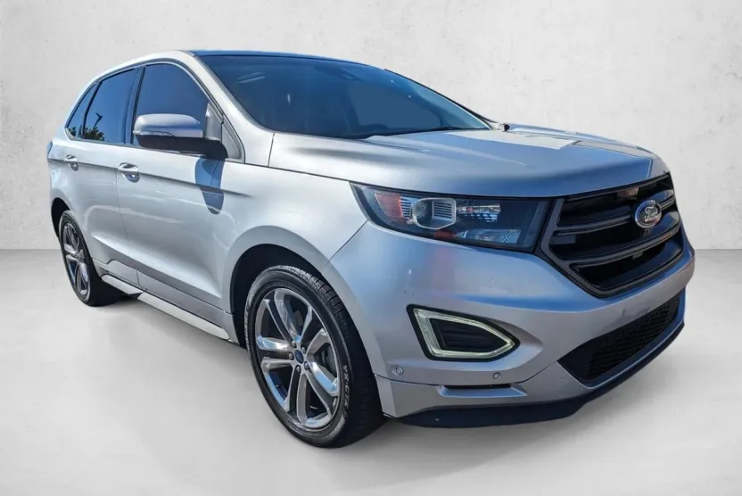 2015 Ford Edge Sport photo 1