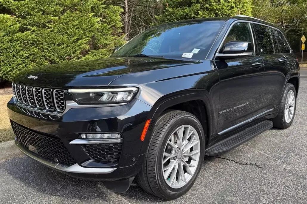 2023 Jeep Grand Cherokee Summit photo 1