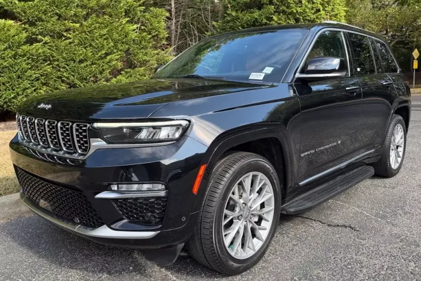 2023 Jeep Grand Cherokee Summit photo 1