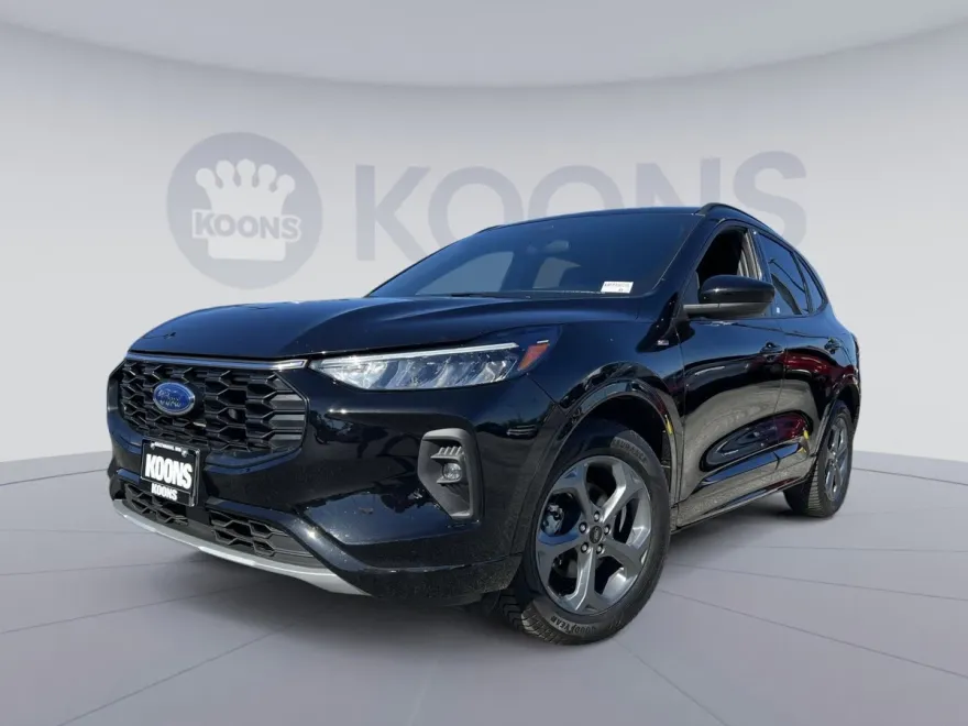 2023 Ford Escape ST-Line Select photo 1