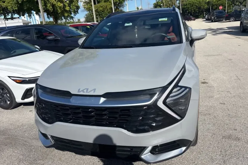 2025 Kia Sportage SX photo 1