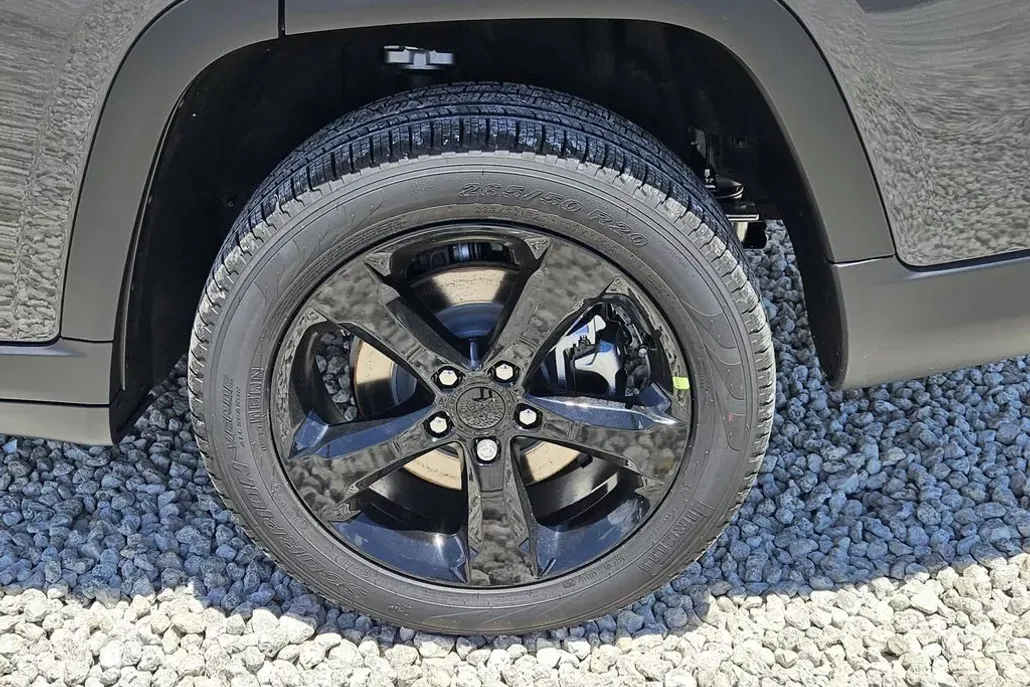 2025 Jeep Grand Cherokee Limited photo 1