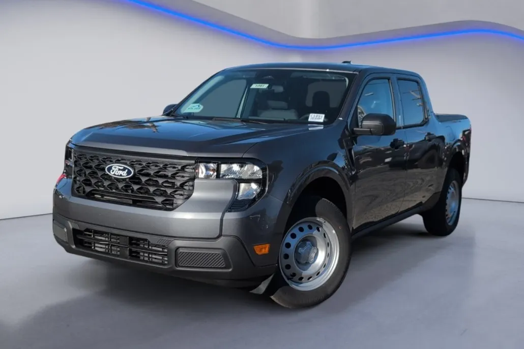 2025 Ford Maverick XL photo 1