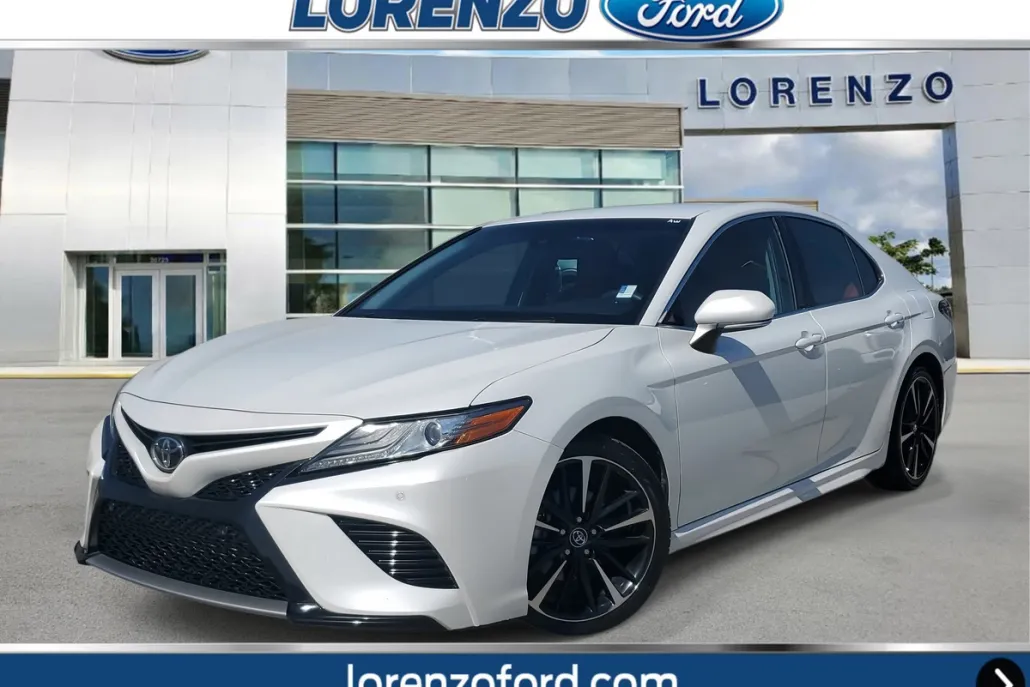 2018 Toyota Camry XSE photo 1