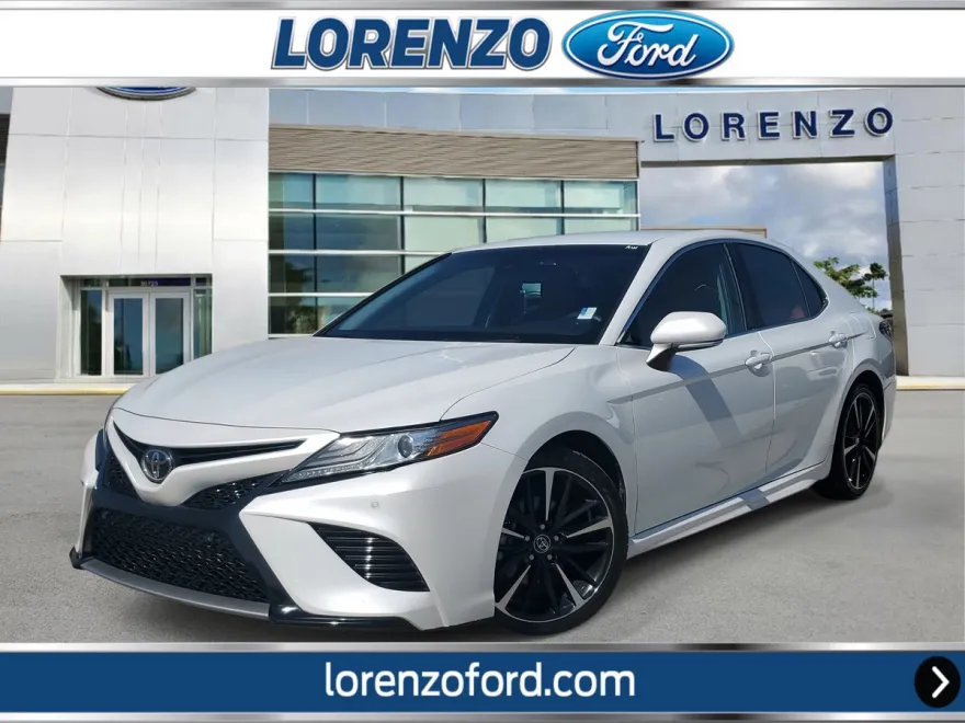 2018 Toyota Camry XSE photo 1