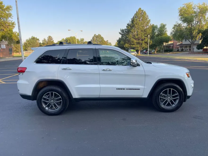 2017 Jeep Grand Cherokee Limited photo 1