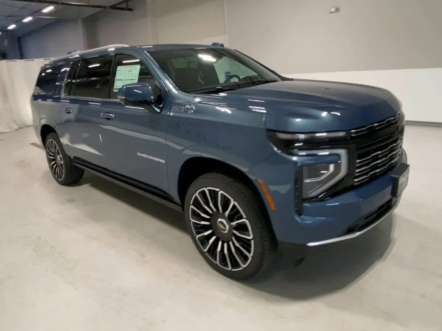 2025 Chevrolet Suburban High Country photo 1