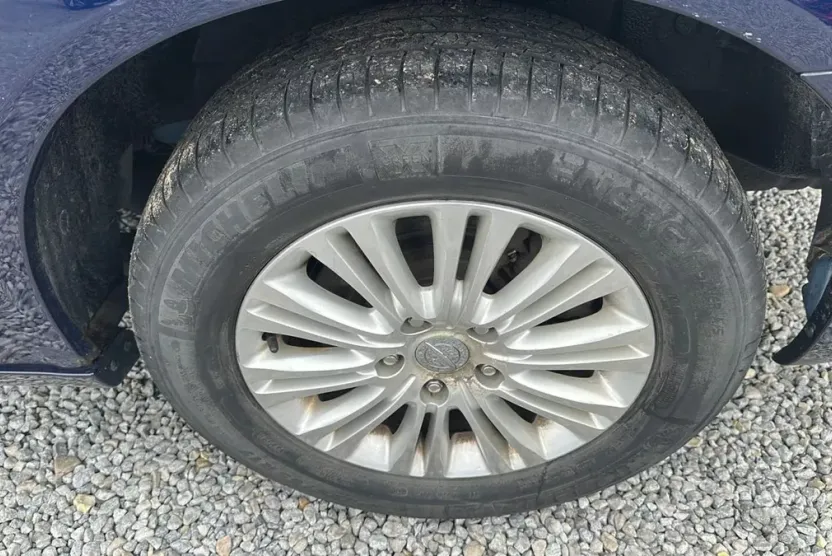 2012 Chrysler Town & Country Limited photo 1