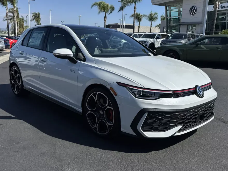 2025 Volkswagen Golf GTI Autobahn photo 1