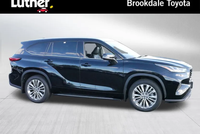2022 Toyota Highlander Platinum photo 1
