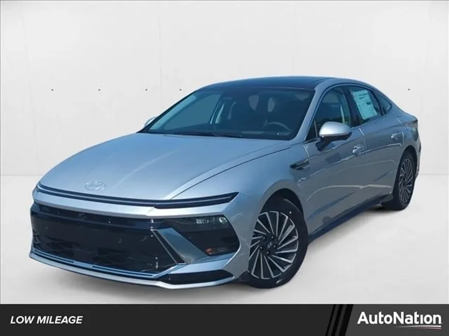 2024 Hyundai Sonata Hybrid Limited photo 1