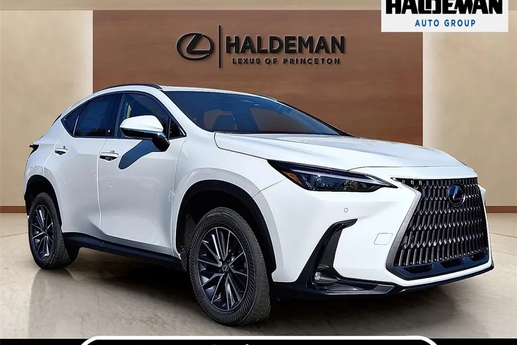 2026 Lexus NX 350 Premium photo 1