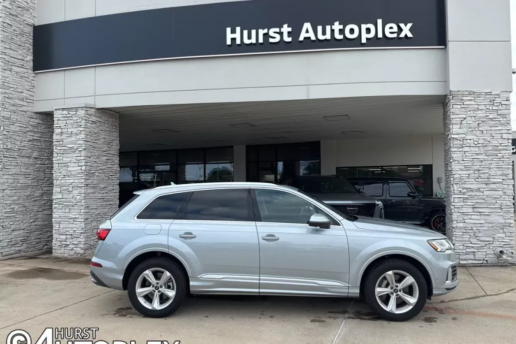 2024 Audi Q7 45 Premium Plus photo 1