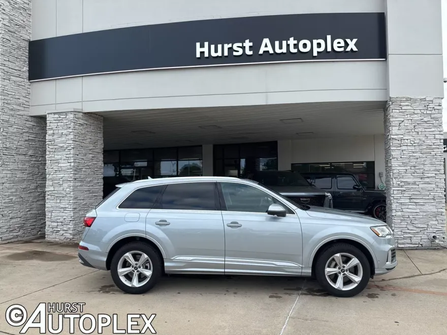 2024 Audi Q7 45 Premium Plus photo 1