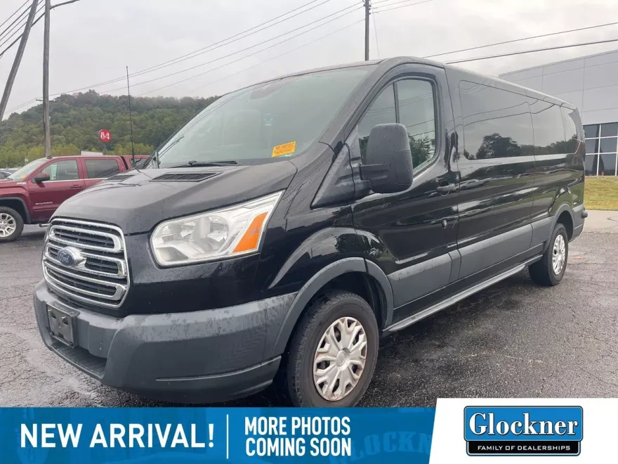 2017 Ford Transit XLT photo 1