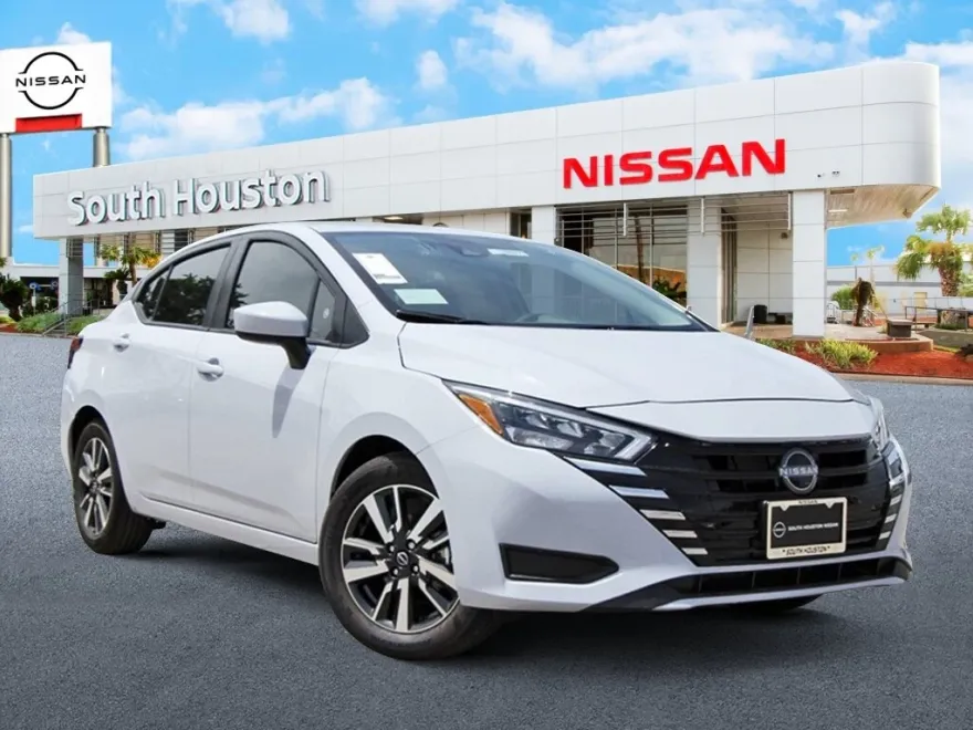 2025 Nissan Versa 1.6 SV photo 1