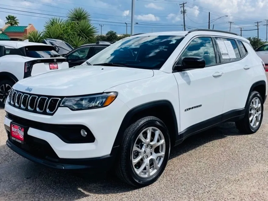 2024 Jeep Compass Latitude Lux photo 1