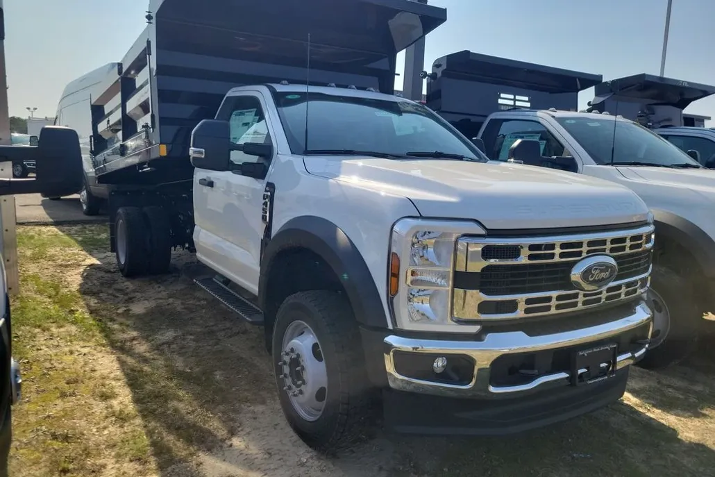 2024 Ford F-450 XL photo 1
