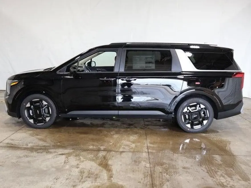 2026 Kia Carnival EX photo 1