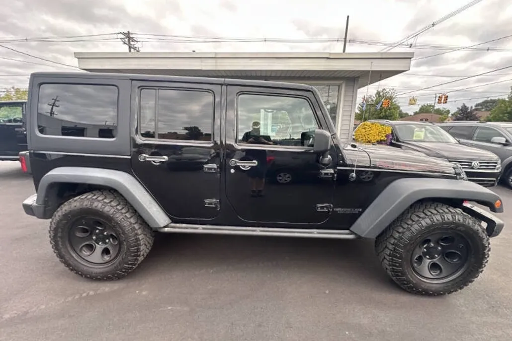 2015 Jeep Wrangler Unlimited Rubicon Hard Rock photo 1