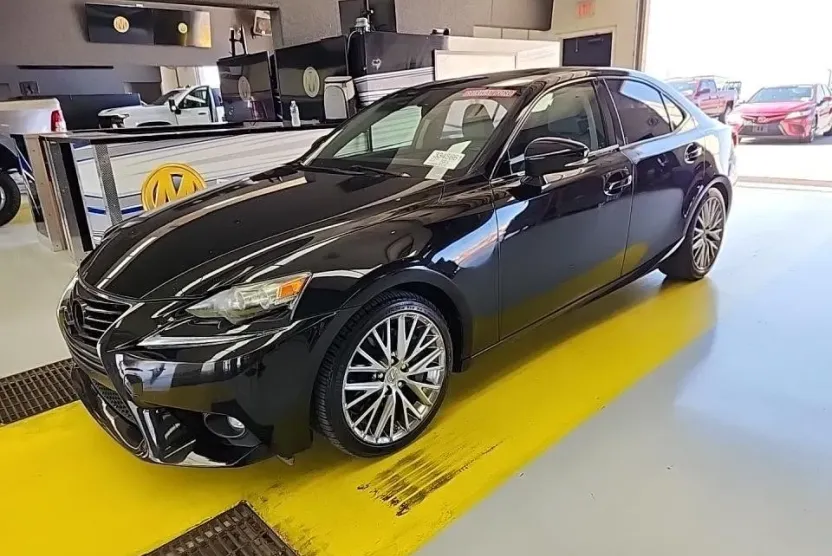 2016 Lexus IS 200t photo 1