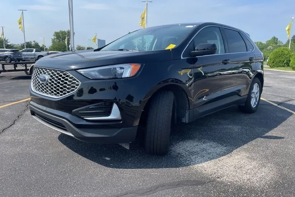 2024 Ford Edge SEL photo 1