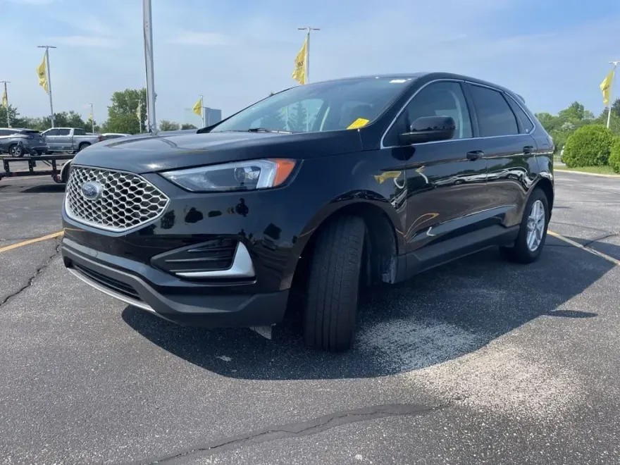 2024 Ford Edge SEL photo 1