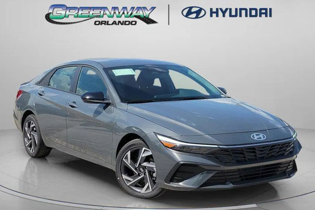 2025 Hyundai Elantra SEL Sport photo 1