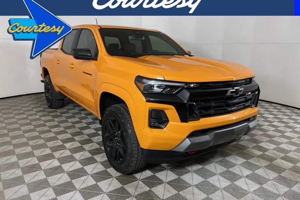 2025 Chevrolet Colorado Z71 photo 1