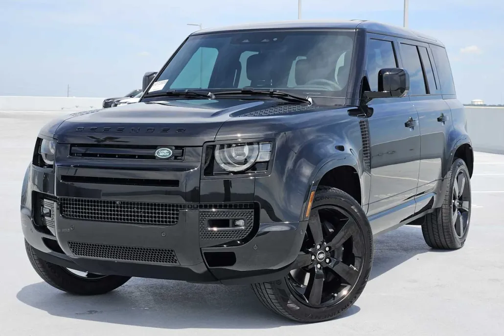 2025 Land Rover Defender 110 X-Dynamic SE photo 1