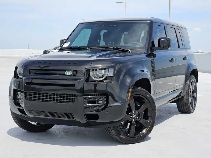 2025 Land Rover Defender 110 X-Dynamic SE photo 1