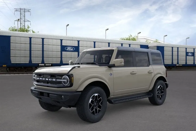 2025 Ford Bronco Outer Banks photo 1