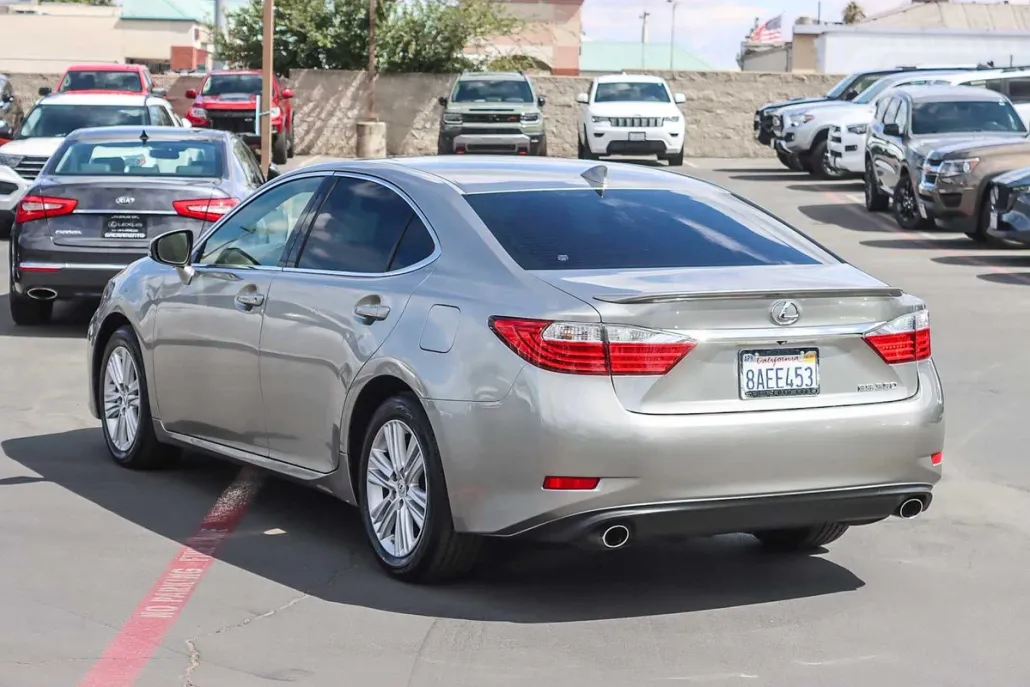 2015 Lexus ES 350 photo 1