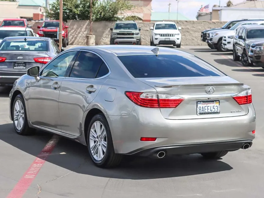 2015 Lexus ES 350 photo 1
