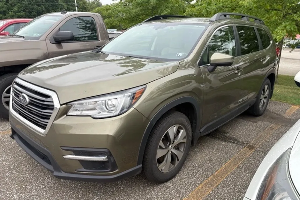2022 Subaru Ascent Premium photo 1
