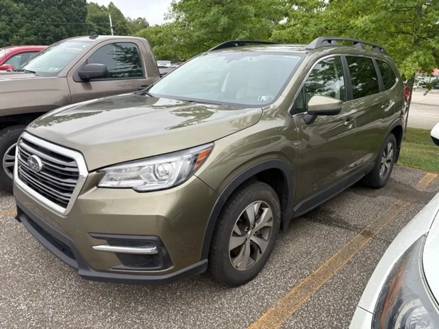 2022 Subaru Ascent Premium photo 1