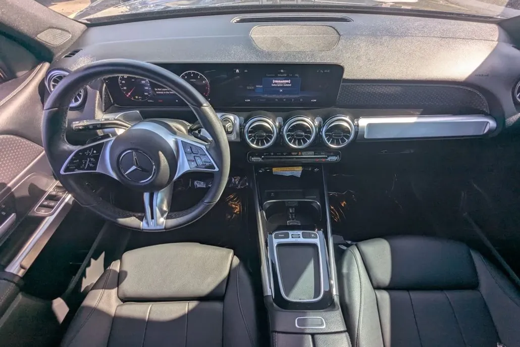 2024 Mercedes Benz GLB 250 photo 1