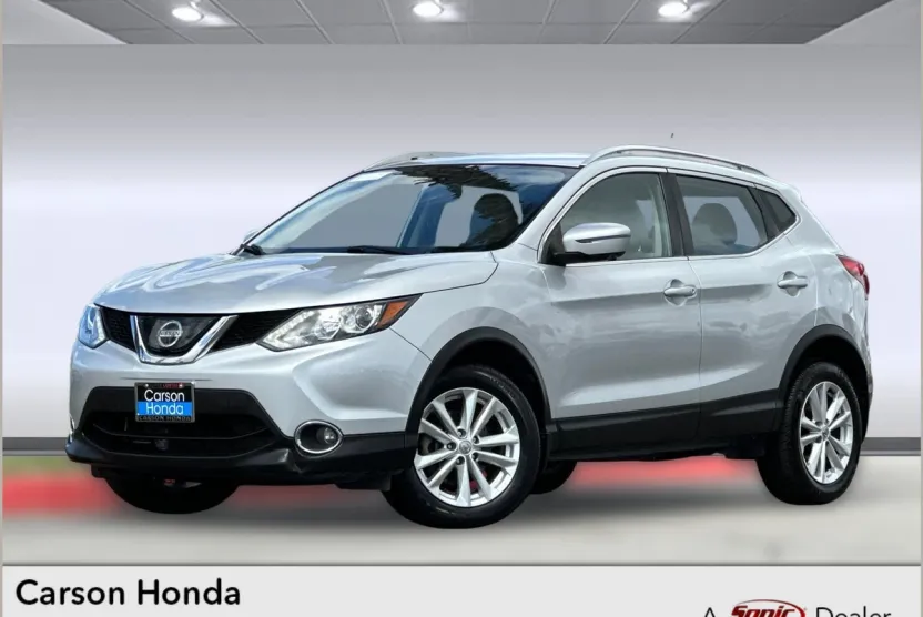 2018 Nissan Rogue Sport SV photo 1